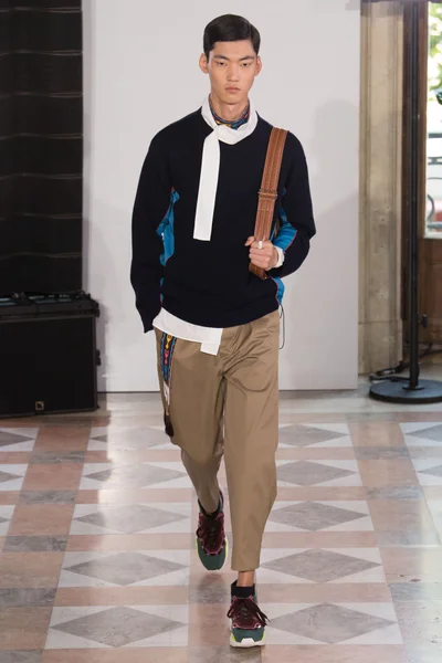 Look 13